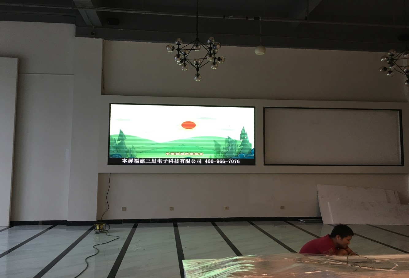 漳州臺商投資角美電商園    室內P3全彩屏.jpg